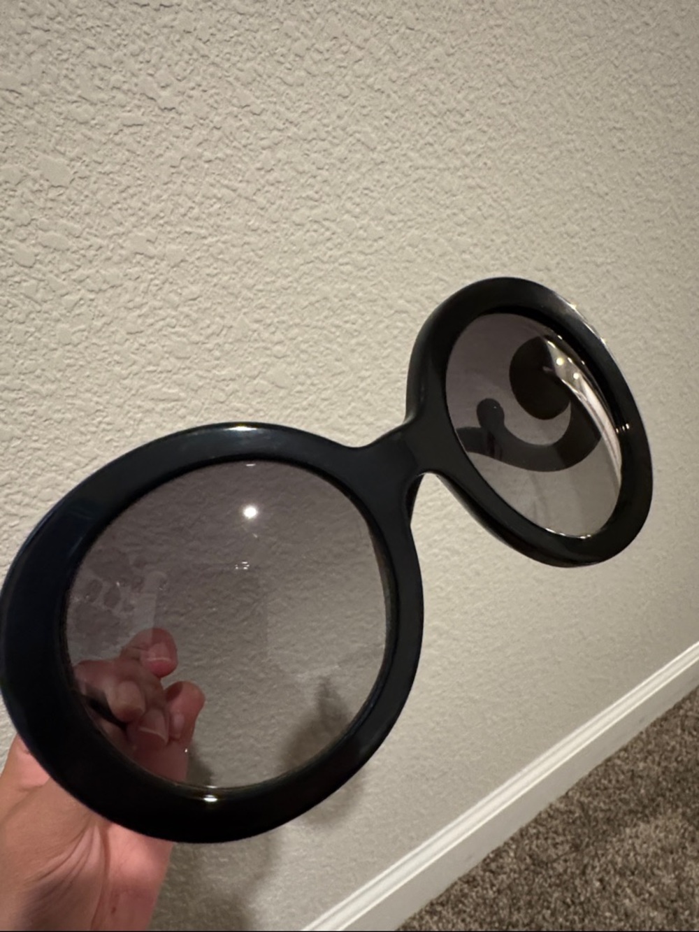 Authentic Prada round swirl sunglasses black - Picture 9 of 9